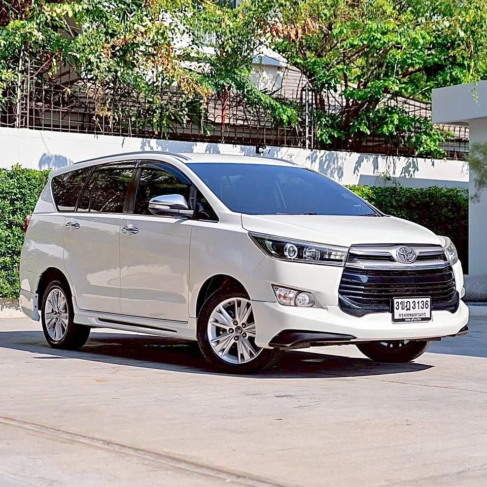 2017 Toyota Innova II 2