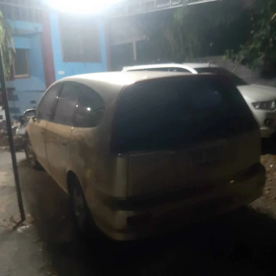 2004 Honda Stream I 3