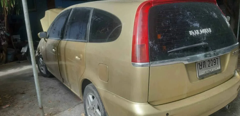 2004 Honda Stream I 2