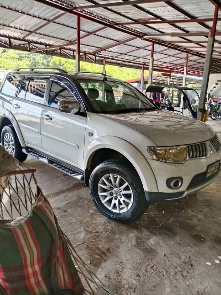 2013 Mitsubishi Pajero Sport II 2