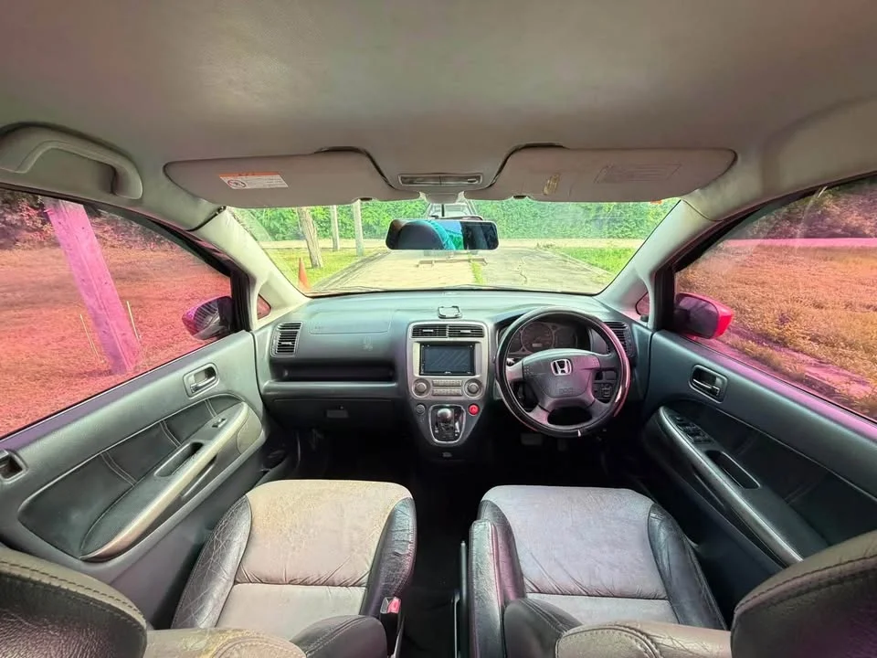 2000 Honda Stream I 3