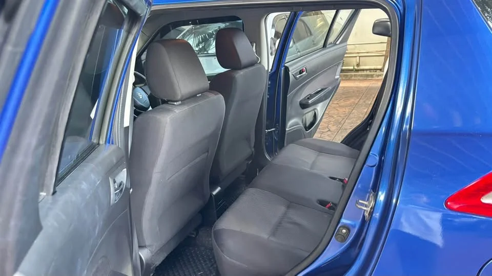 2013 Suzuki Swift II 3
