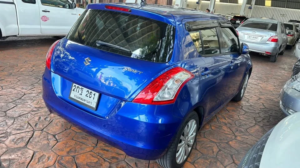 2013 Suzuki Swift II 2