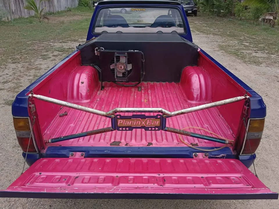 1995 Mitsubishi Triton II 3