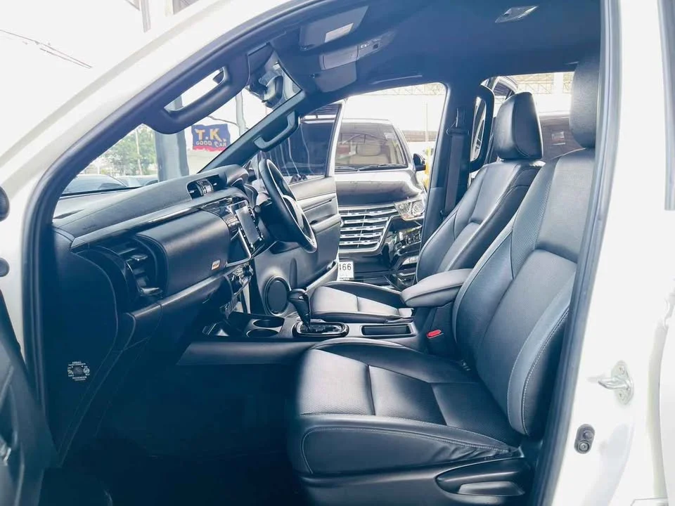 2021 Toyota Hilux VIII 2