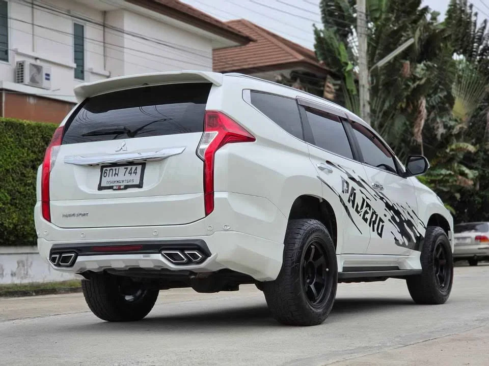 2017 Mitsubishi Pajero Sport III 2