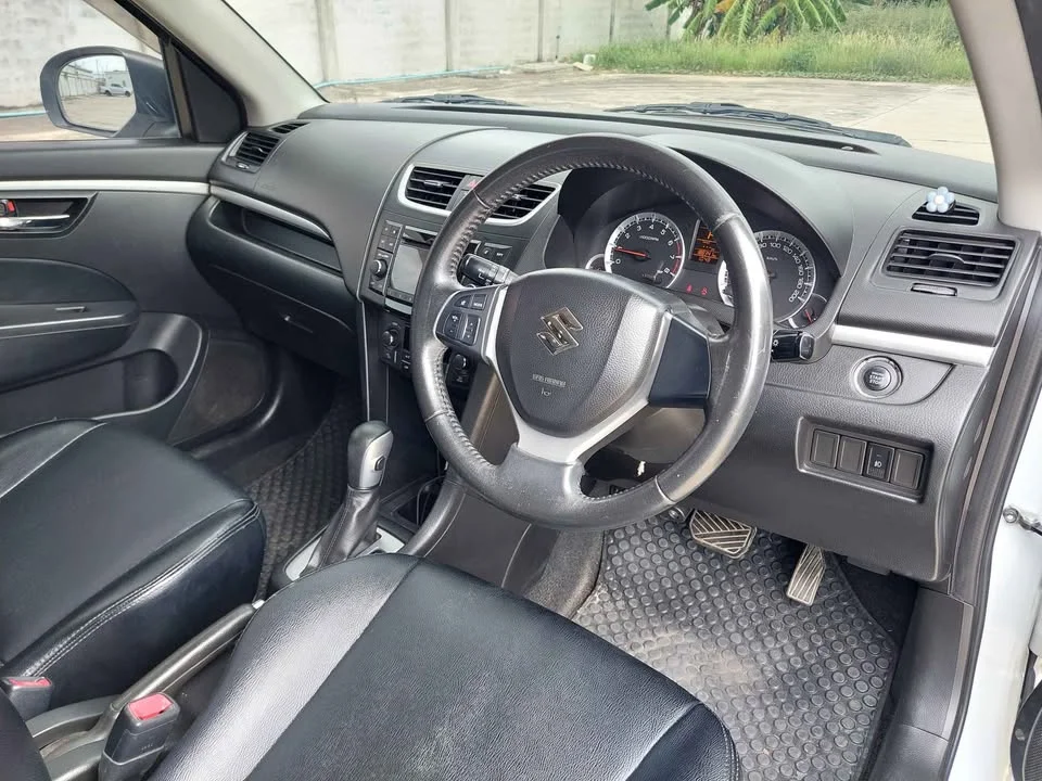 2013 Suzuki Swift II 3