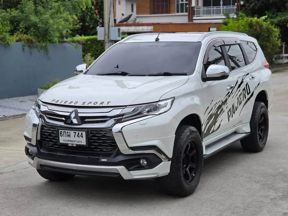 2017 Mitsubishi Pajero Sport III 3