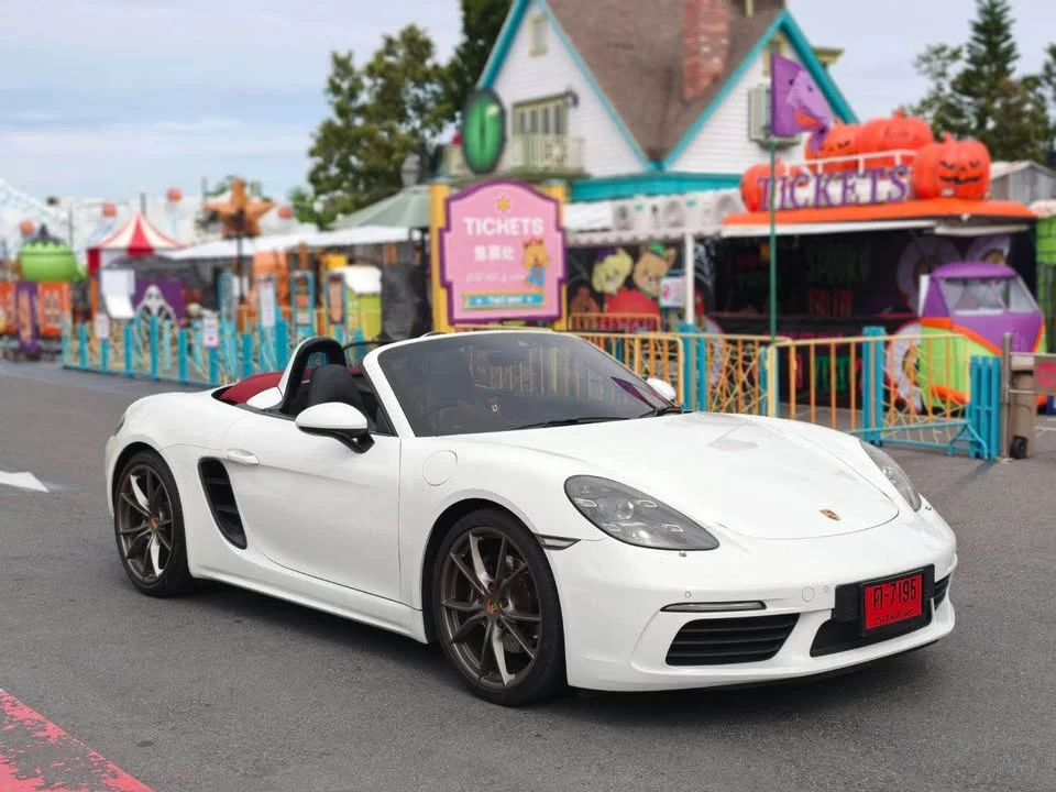 2016 Porsche 718 Boxster and Cayman IV 3