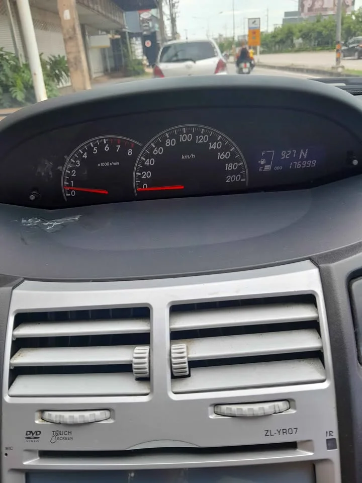 2010 Toyota Yaris II 3