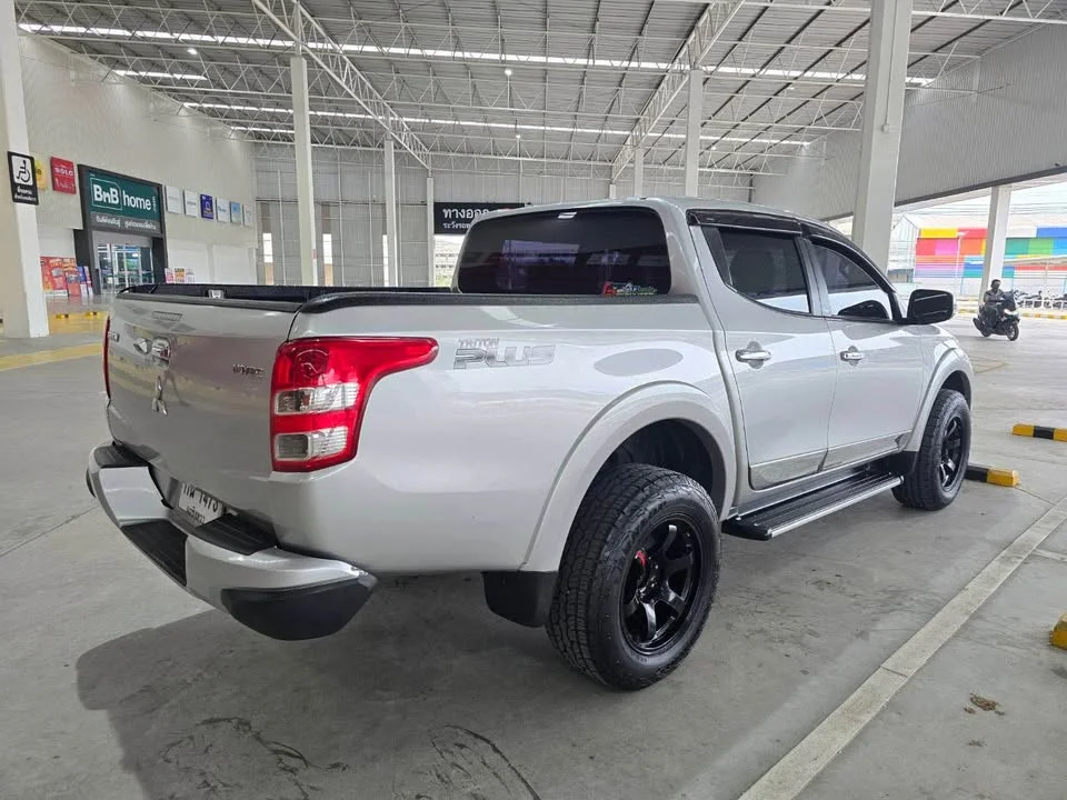 2017 Mitsubishi Triton V 3