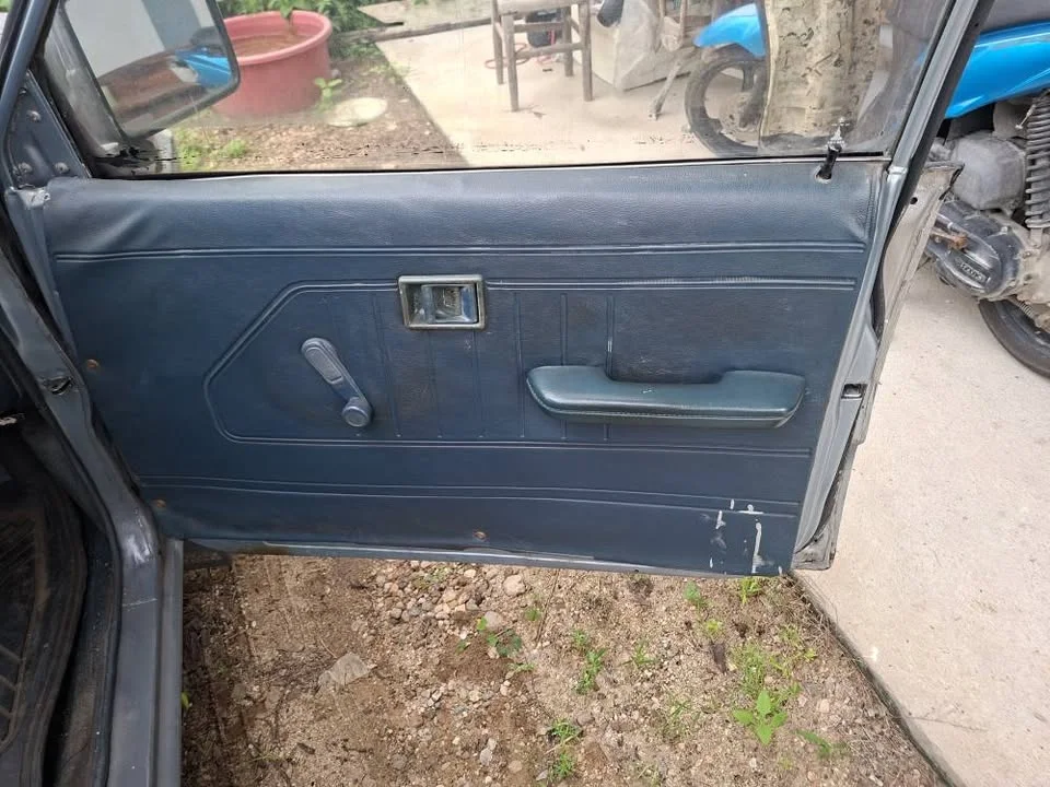 1995 Mitsubishi Triton II 2