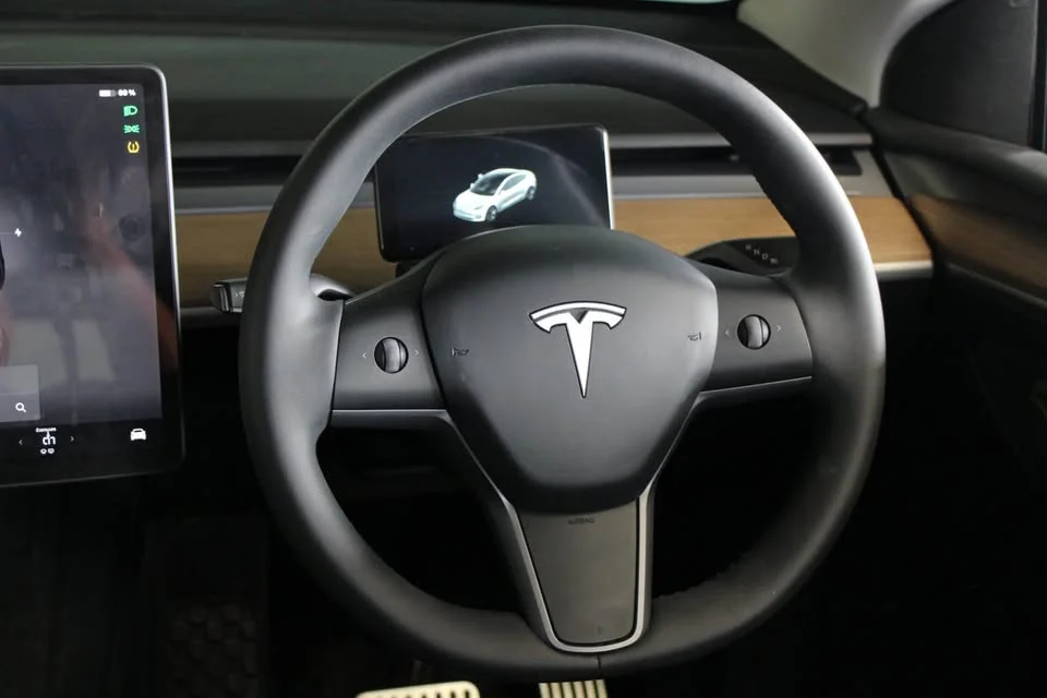 2023 Tesla Model Y 2