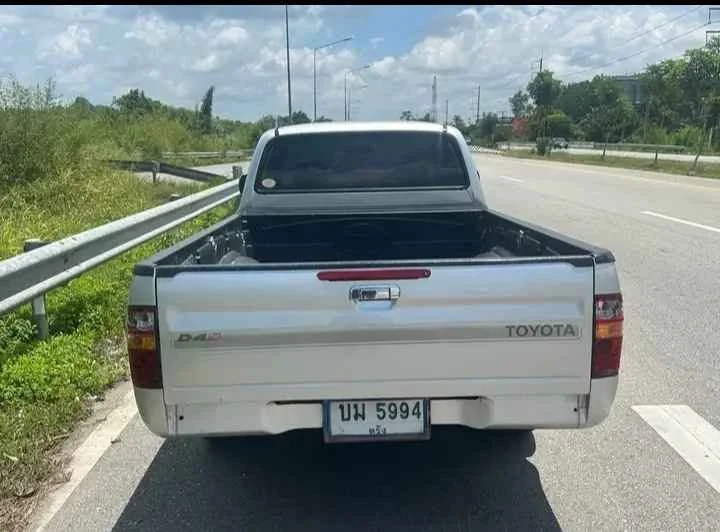 2003 Toyota Hilux Tiger VI 2