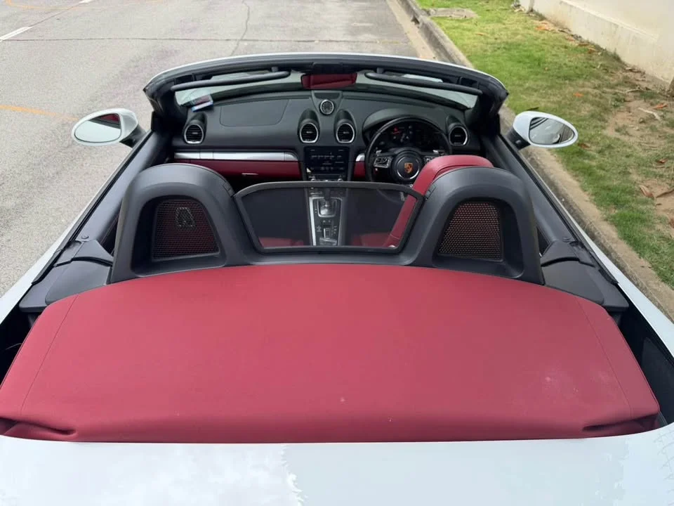 2017 Porsche 718 Boxster and Cayman IV 2