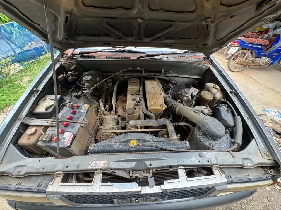 1988 Isuzu TFR III 3