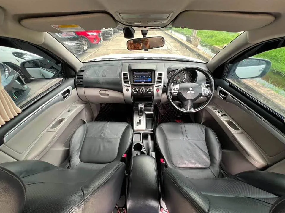 2013 Mitsubishi Pajero Sport II 2