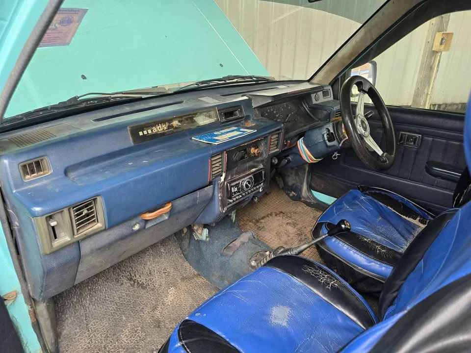 1994 Mitsubishi Triton II 3