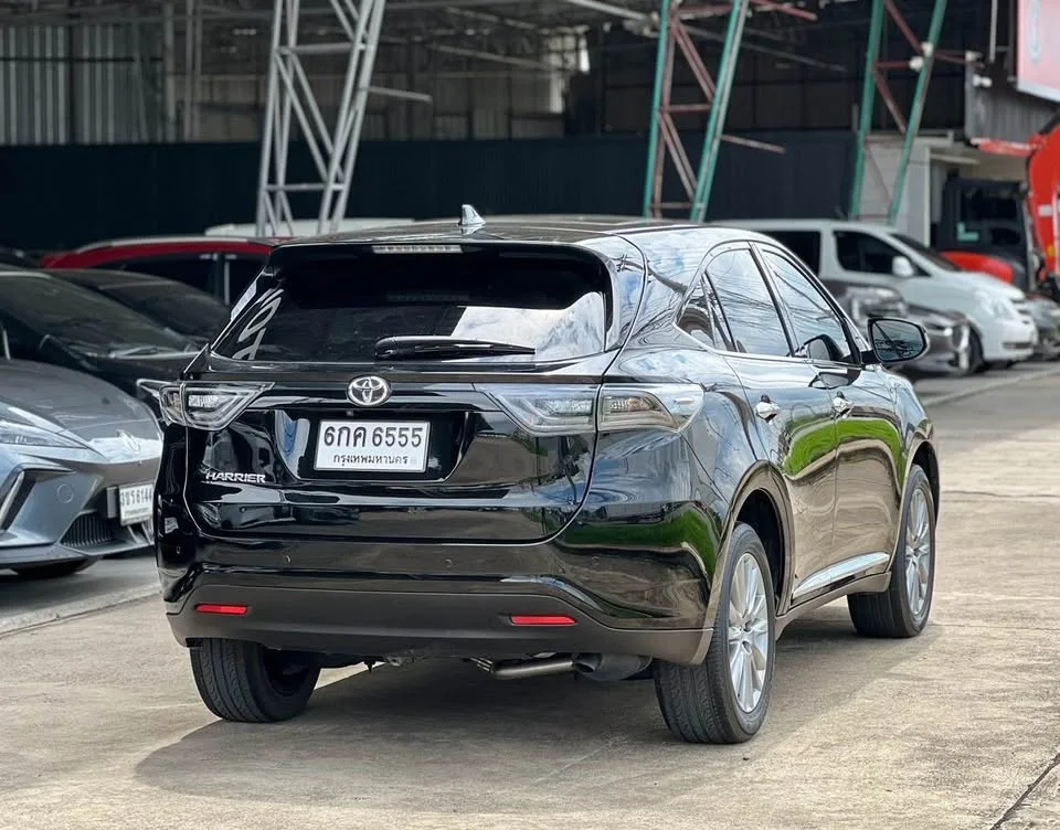 2014 Toyota Harrier III 2