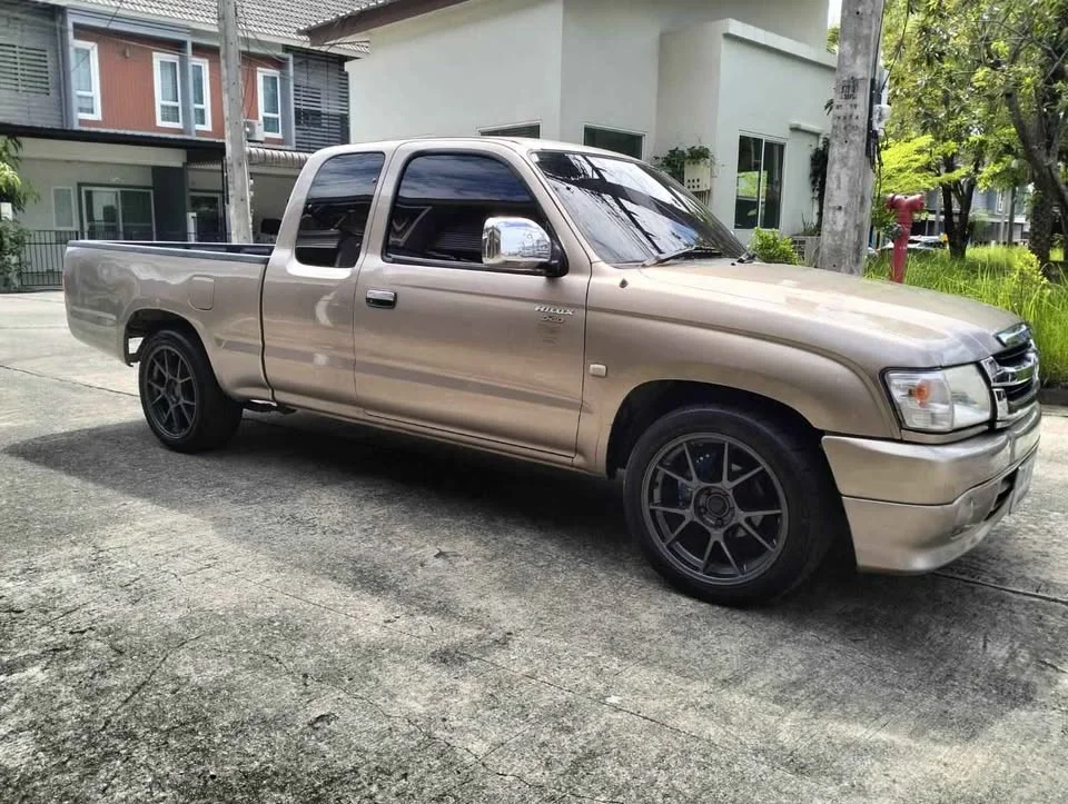 2004 Toyota Hilux Tiger VI 3