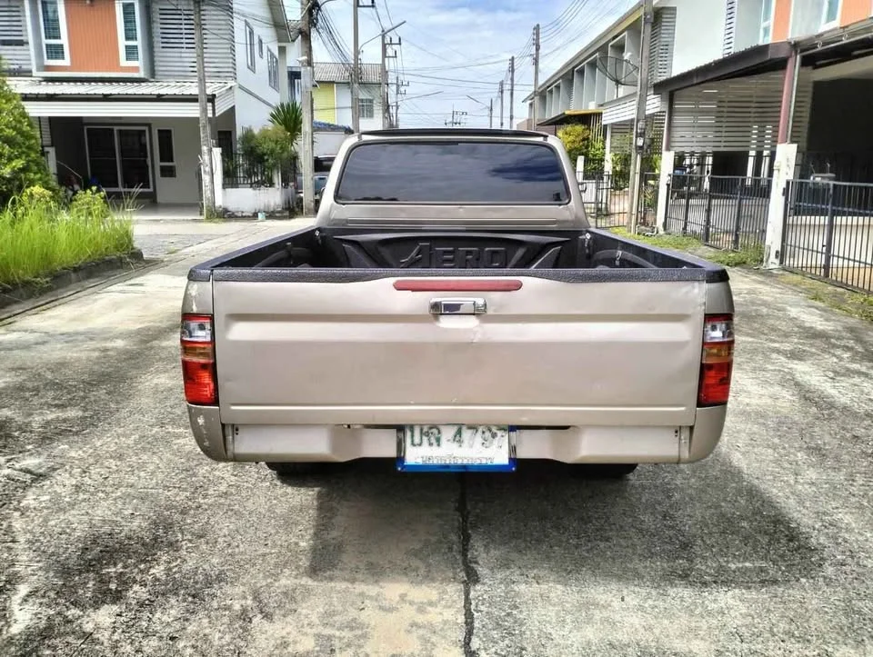 2004 Toyota Hilux Tiger VI 2