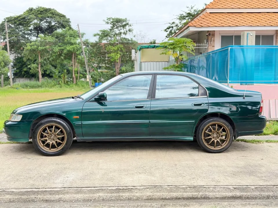 1996 Honda Accord V 2