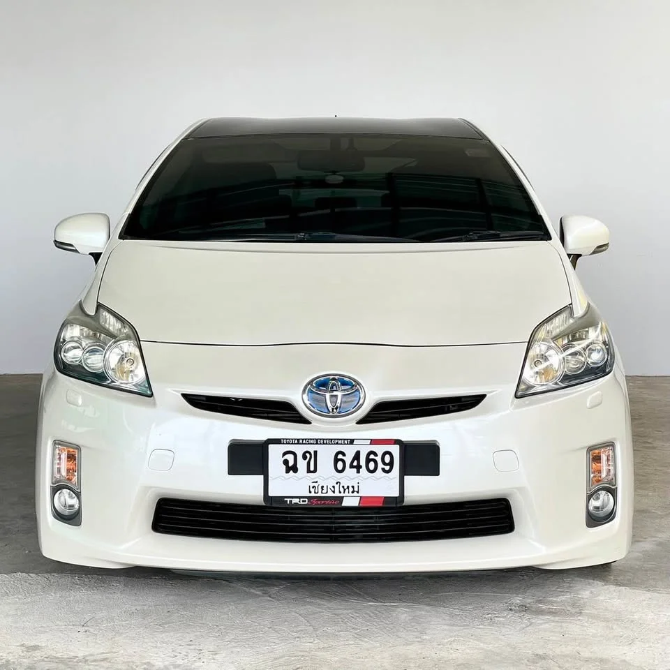 2011 Toyota Prius III 2