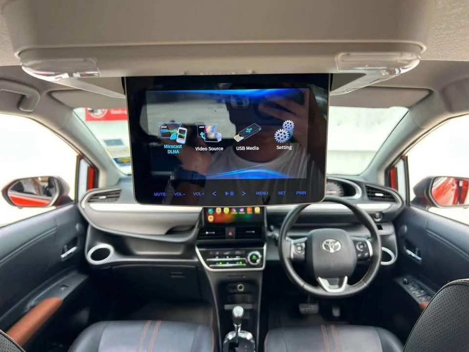 2017 Toyota Sienta II 2