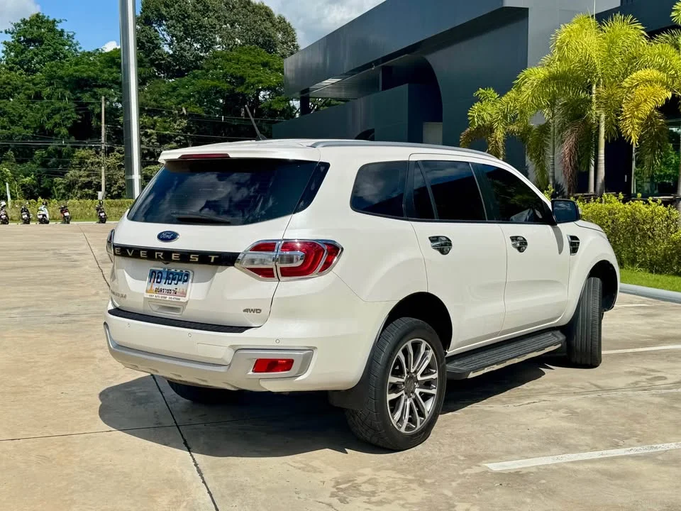 2020 Ford Everest II 3