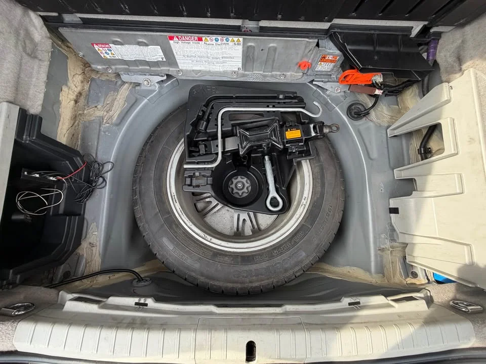 2011 Toyota Prius III 2