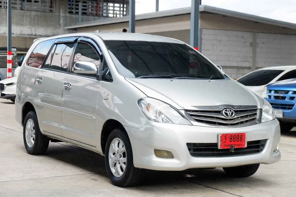 2012 Toyota Innova I 3
