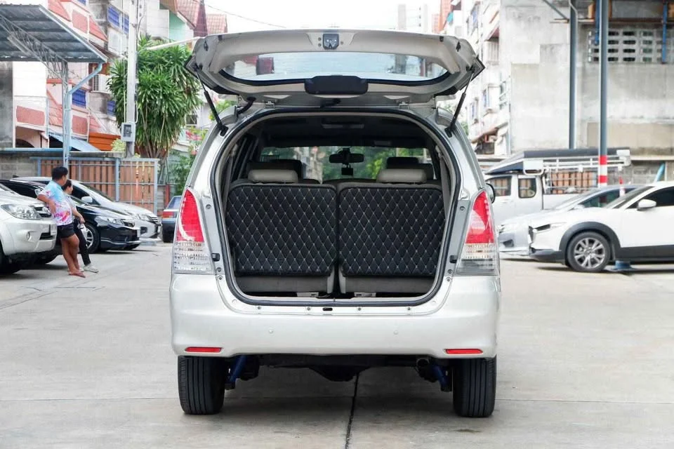 2012 Toyota Innova I 2