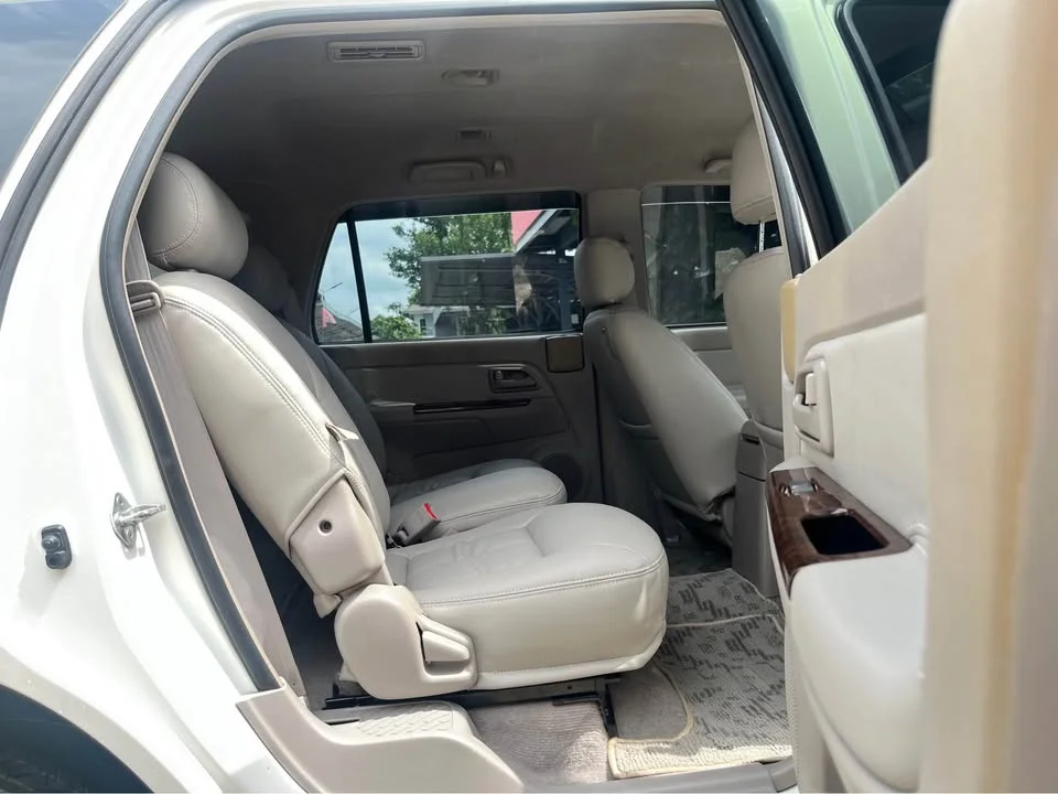 2005 Isuzu MU-7 2