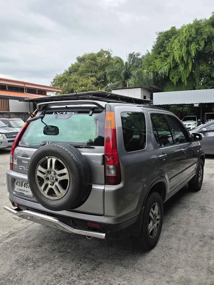 2004 Honda CR-V II 2