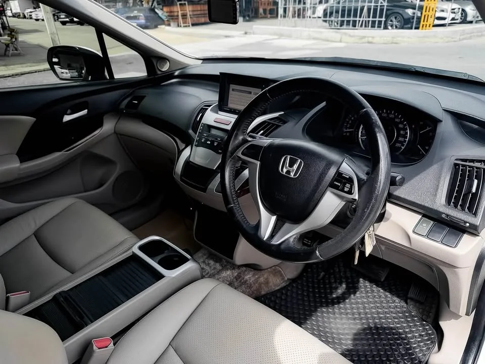2012 Honda Odyssey IV 2