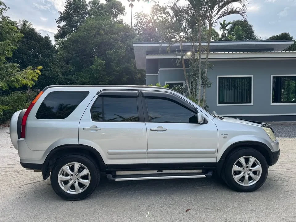 2003 Honda CR-V II 3