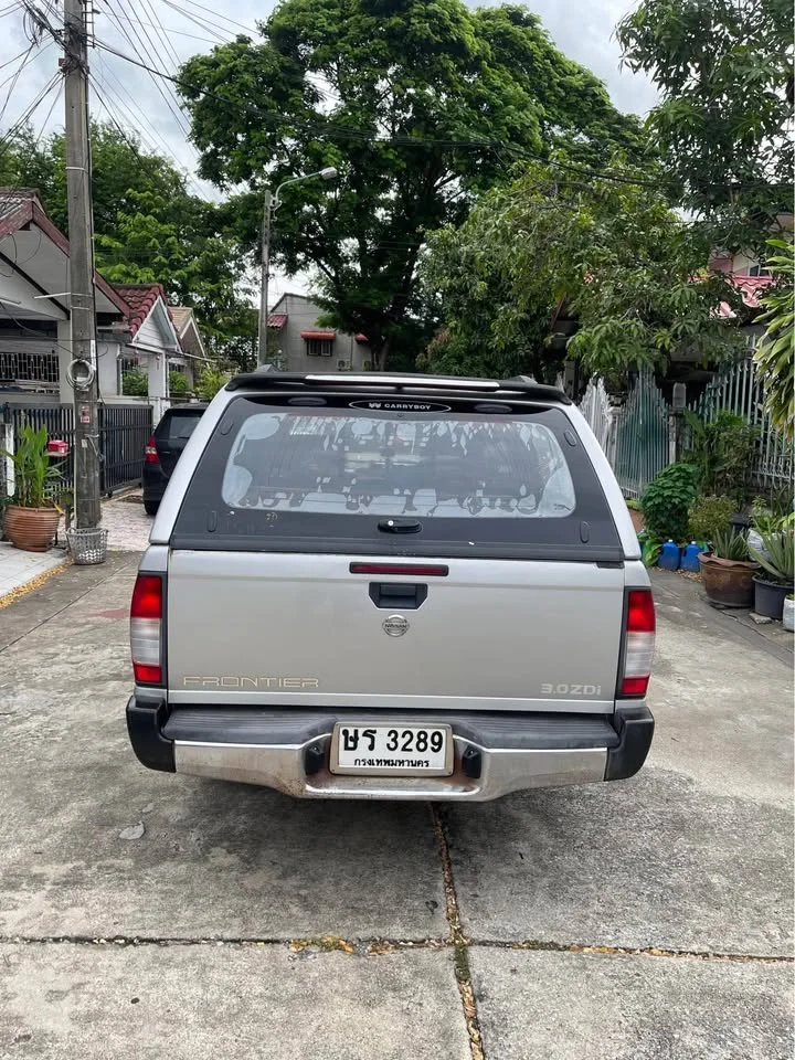 2004 Nissan Frontier I 2