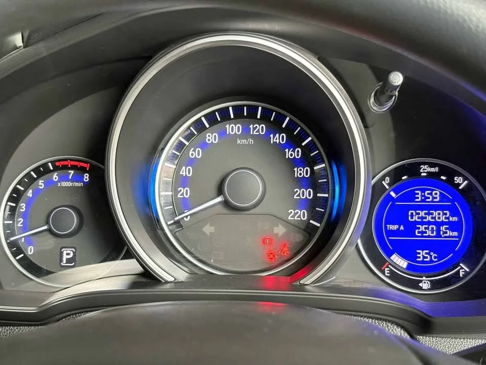 2020 Honda Jazz III 2