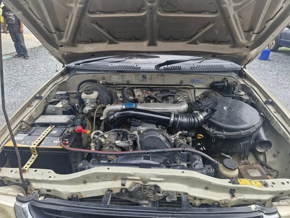 2002 Toyota Hilux Tiger VI 2