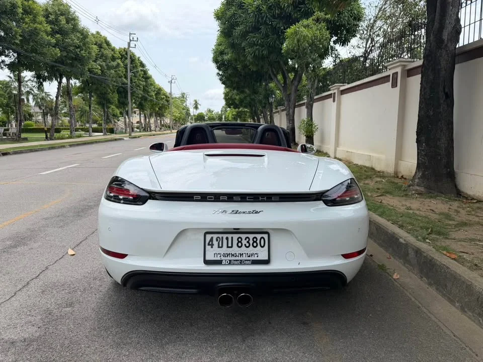 2017 Porsche 718 Boxster and Cayman IV 2