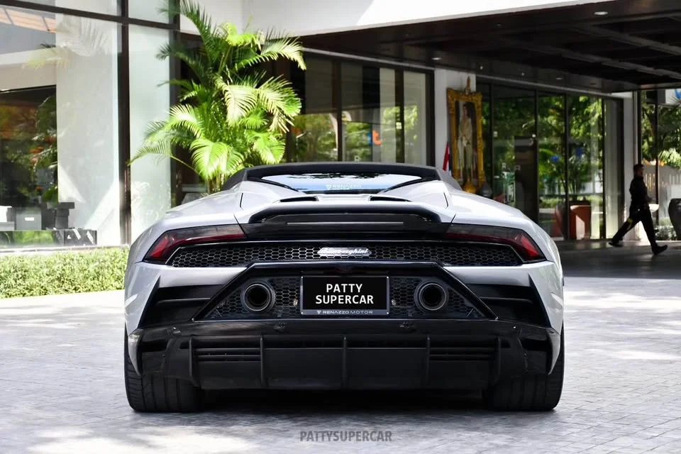 2023 Lamborghini Huracan 2