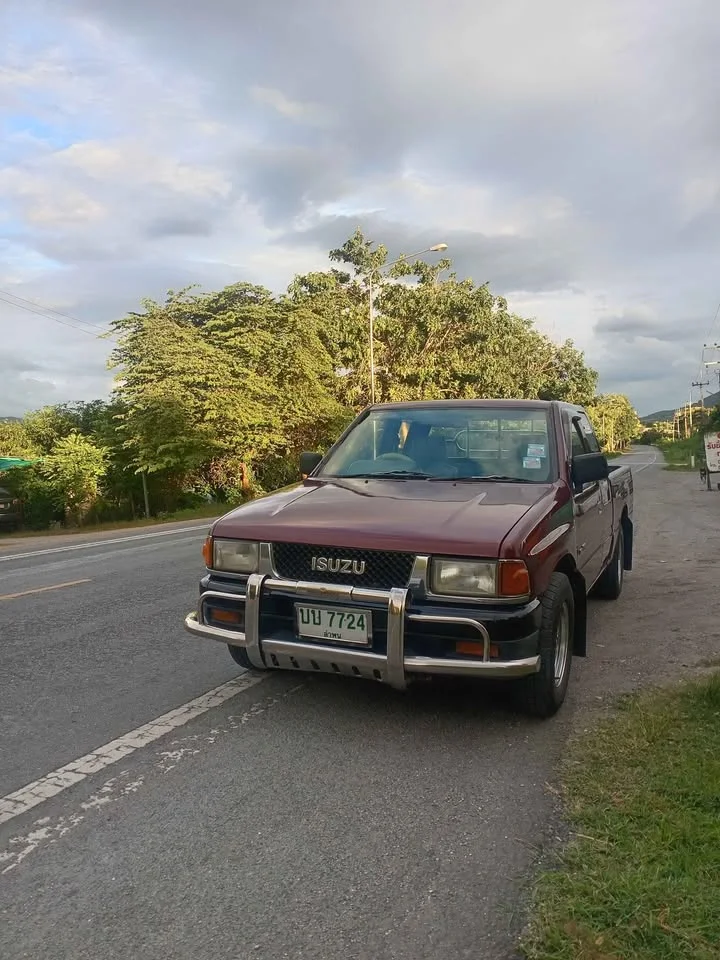 1996 Isuzu TFR III 3