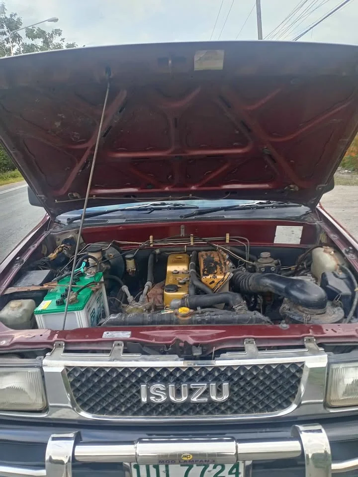 1996 Isuzu TFR III 2
