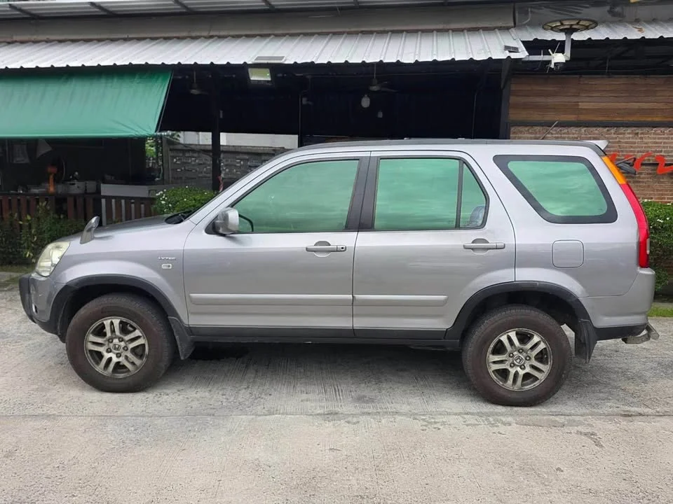 2004 Honda CR-V II 3