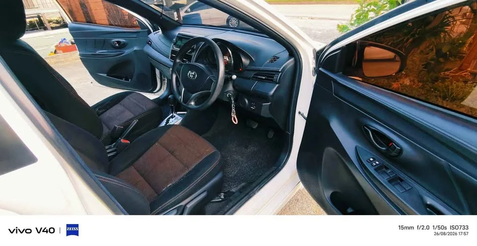 2015 Toyota Yaris III 2