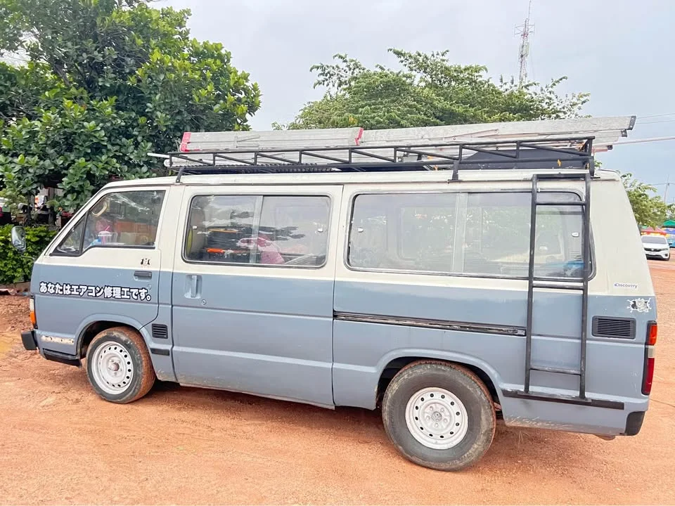 1991 Toyota Commuter III 2