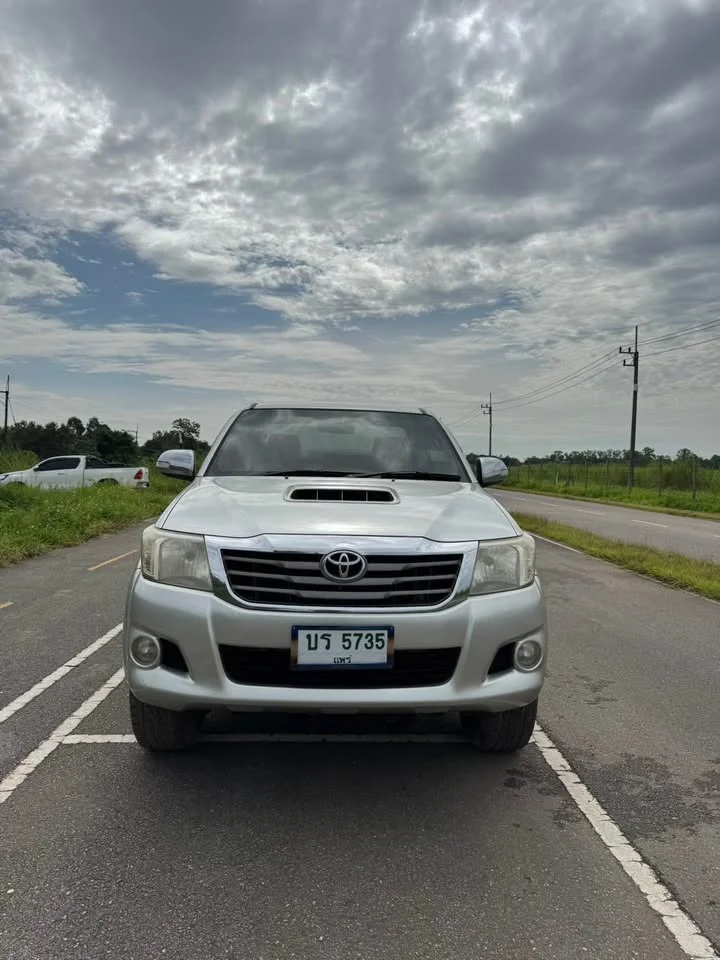 2013 Toyota Hilux VII 2