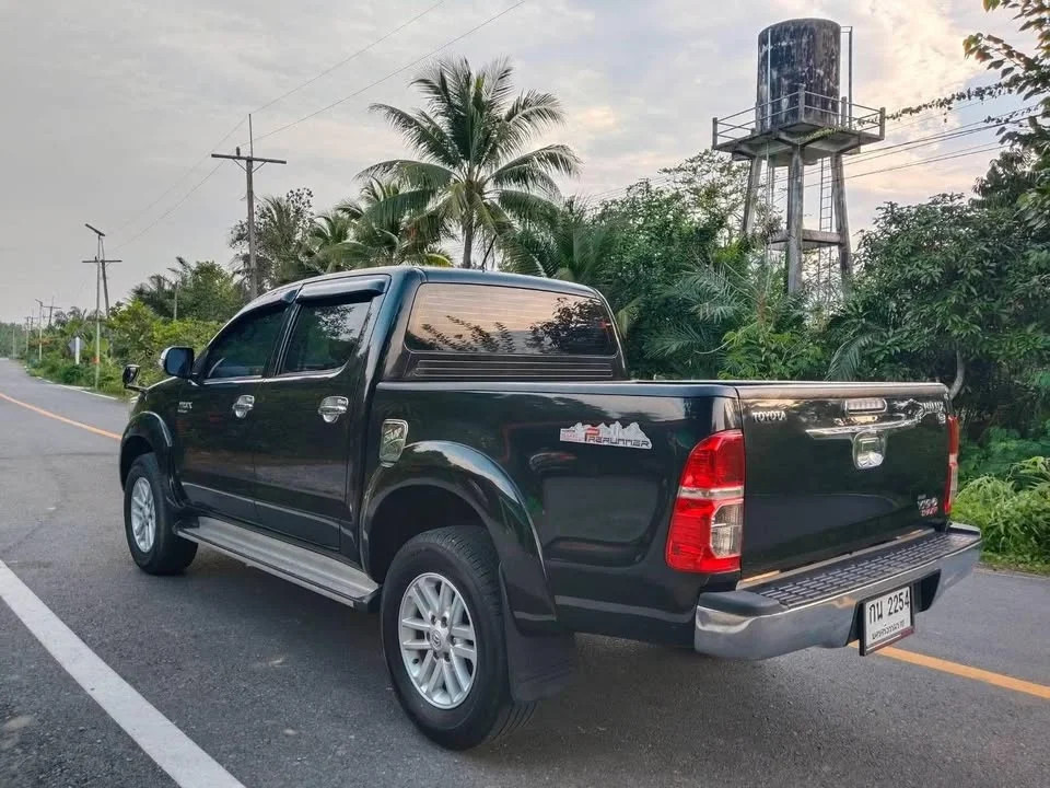 2012 Toyota Hilux VII 2