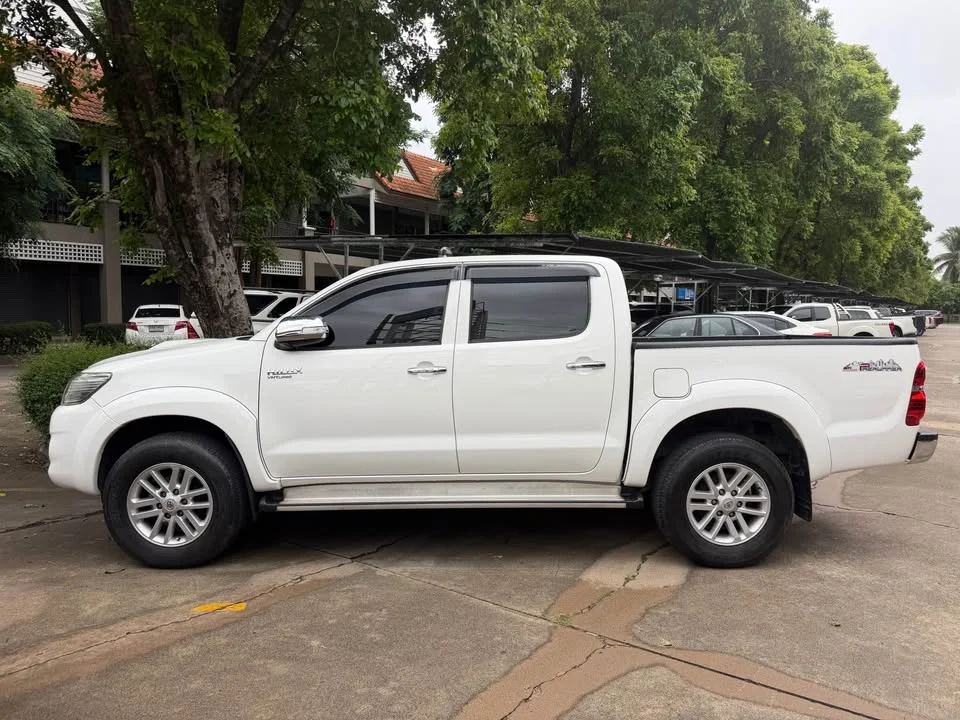 2013 Toyota Hilux VII 3
