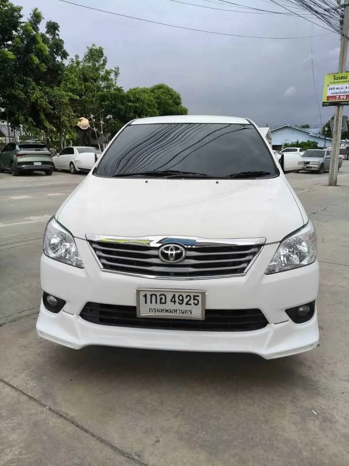 2013 Toyota Innova I 2
